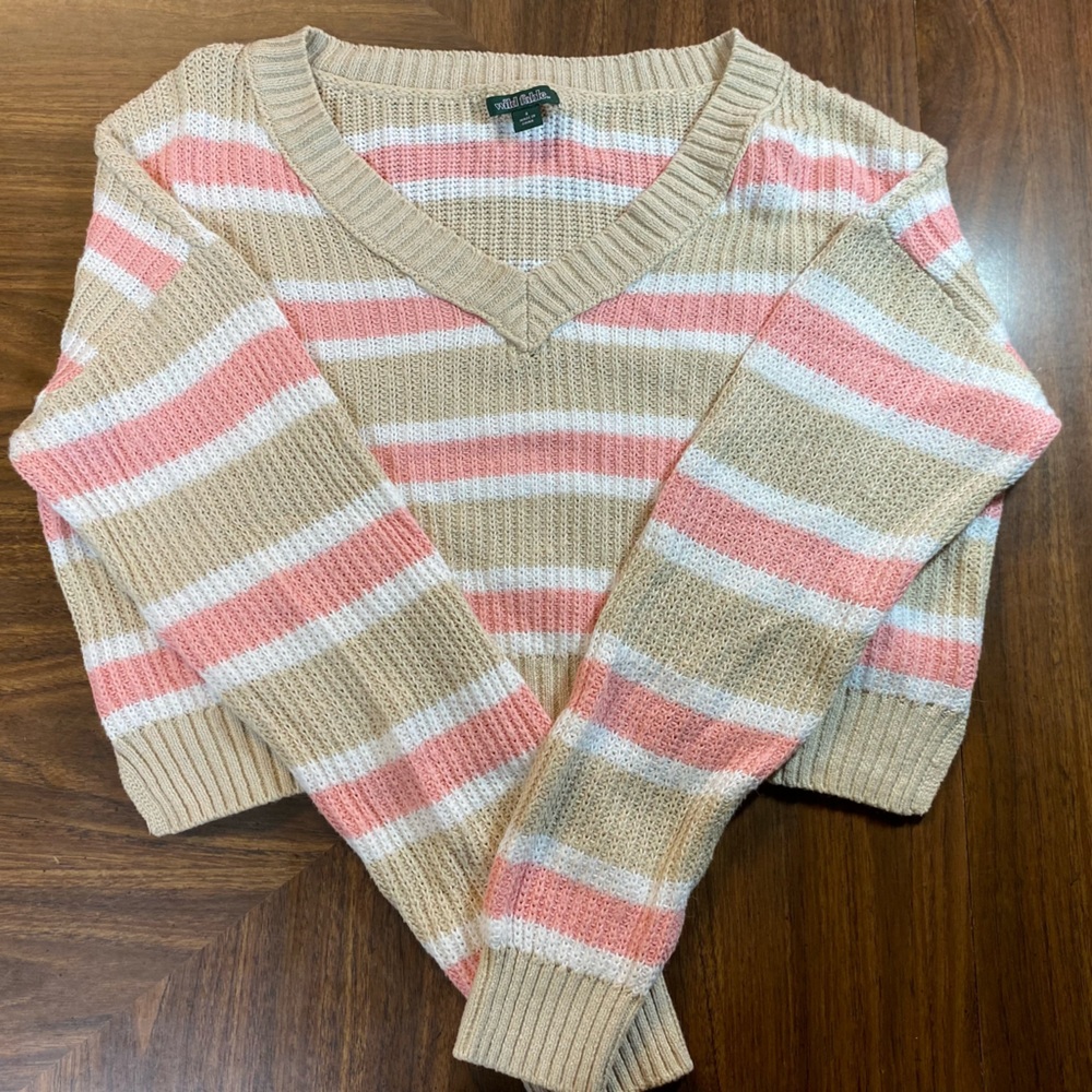 Wild fable, women’s cropped sweater. Size- S